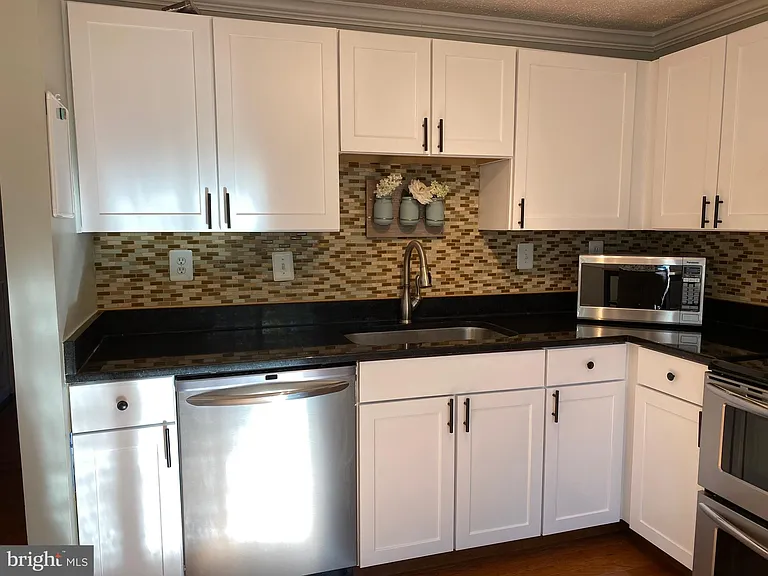 1666 Barnstead Dr — Photo 14