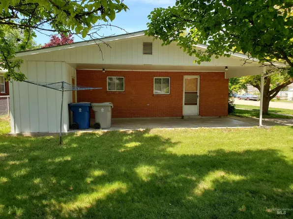 519 6th St S, Nampa, ID 83651