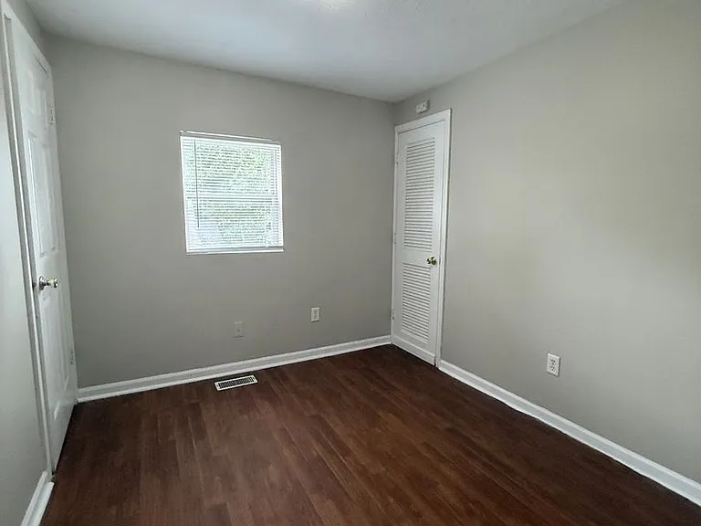 2020 Boyd Ave — Photo 11