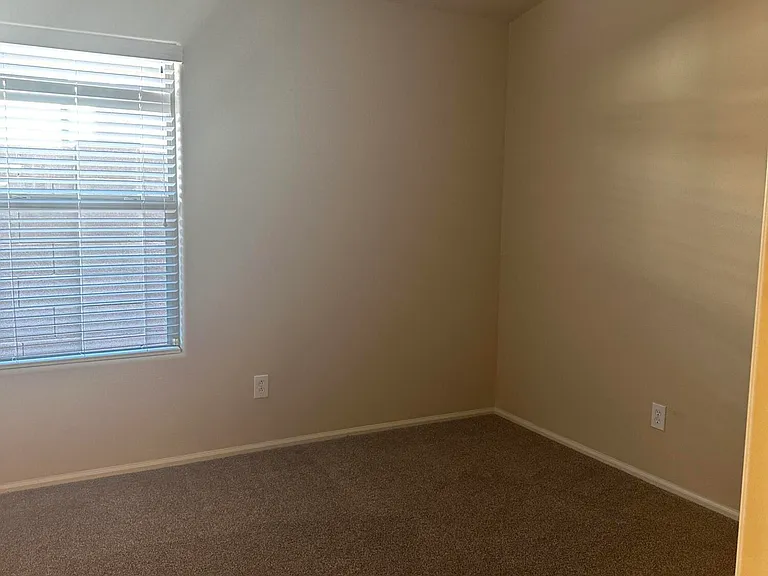 1618 E Angeline Ave — Photo 10