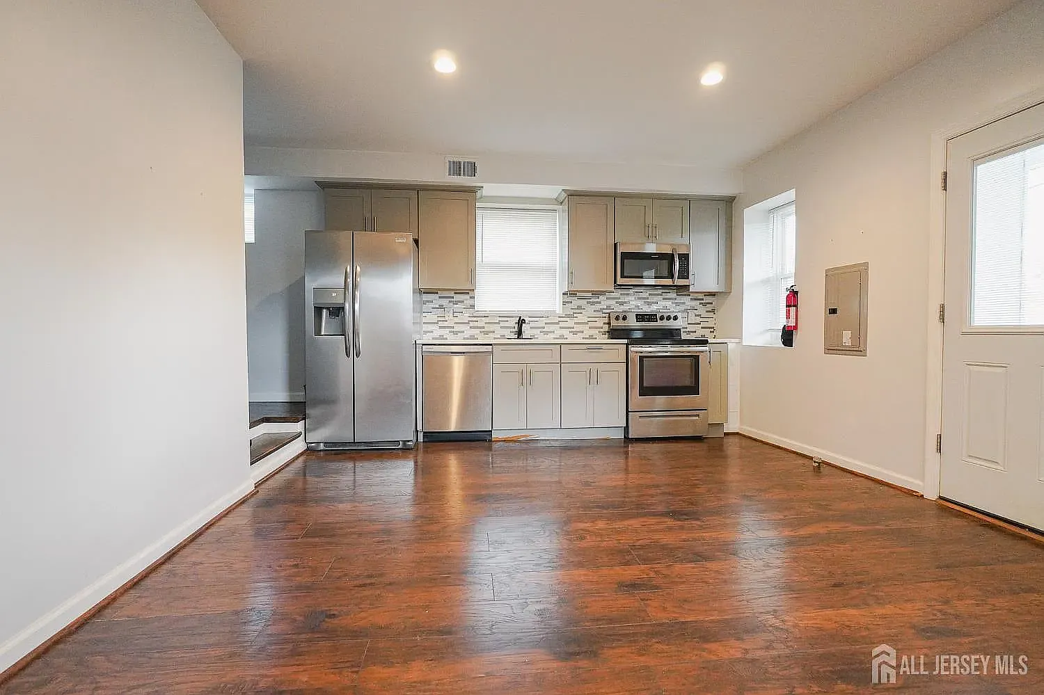 1 bed, 650 sqft, $1,900 — Photo 1