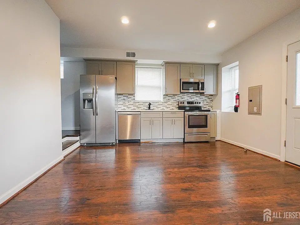 204 Baltimore Ave #1A