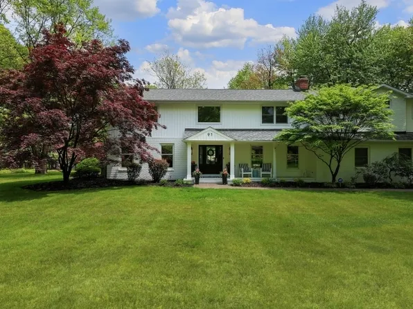 91 Carrar Dr, Watchung Boro, NJ 07069