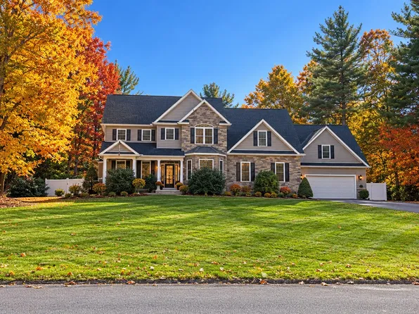 2 Kevin Dr, Southampton, MA 01073