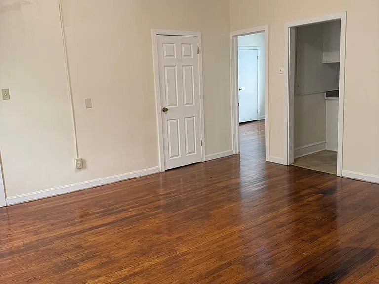 339 E Main St — Photo 9