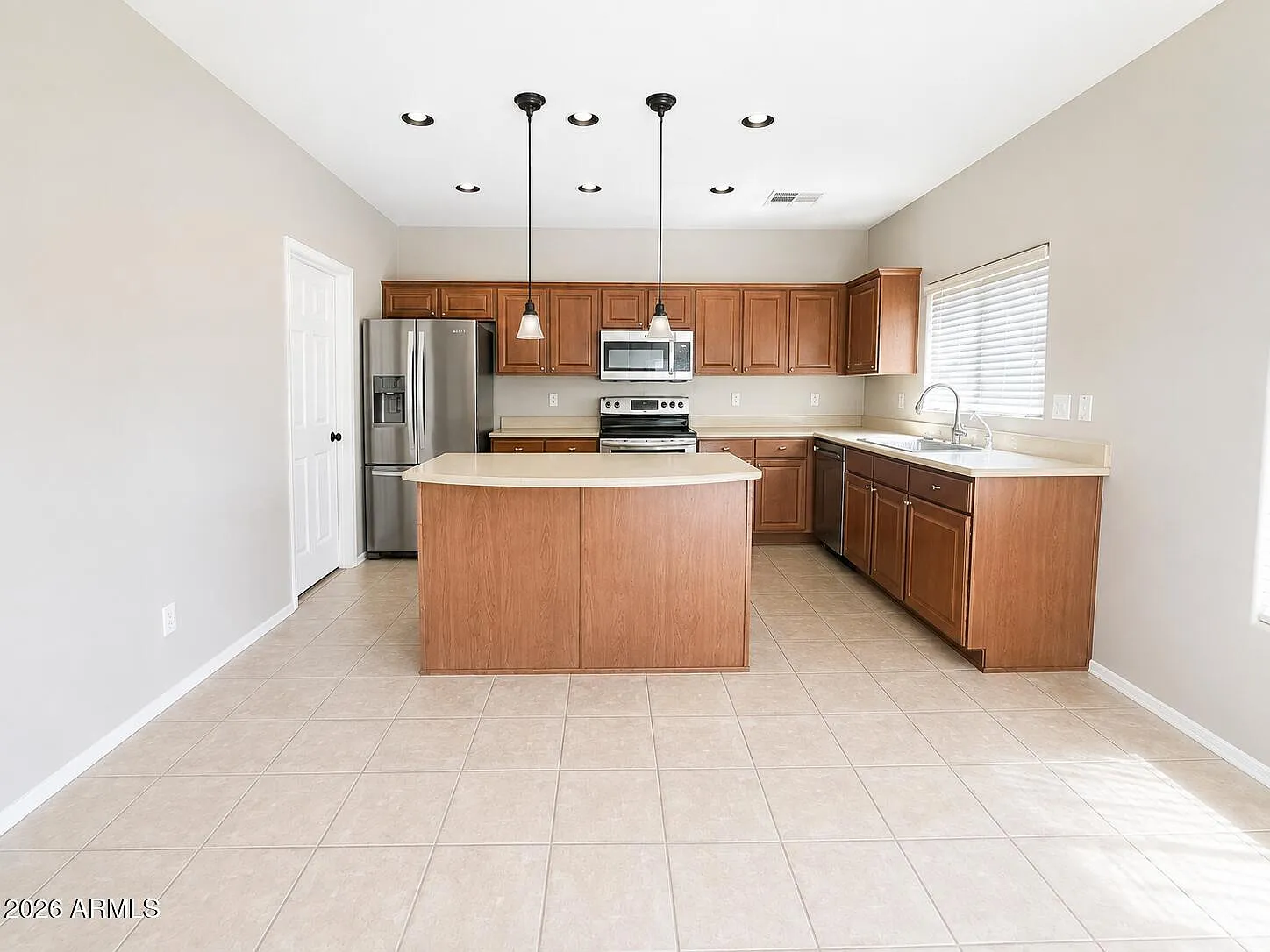 3 bed, 2.5 bath, 1790 sqft, $2,200 — Photo 3