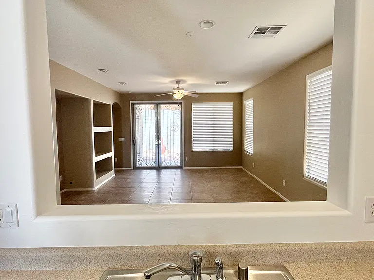 2518 W Florentine Rd — Photo 16