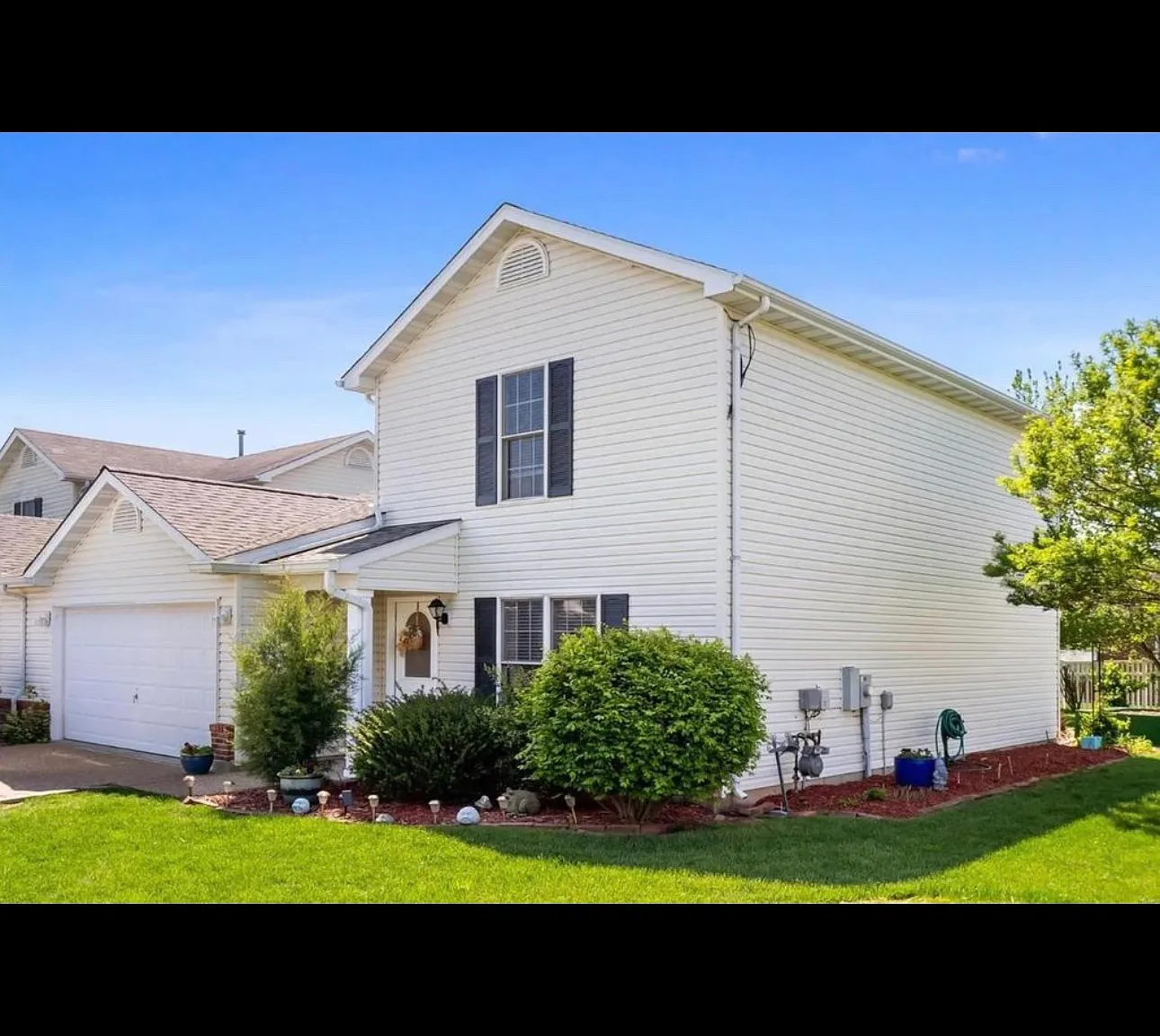 3 bed, 1404 sqft, $1,950 — Photo 1