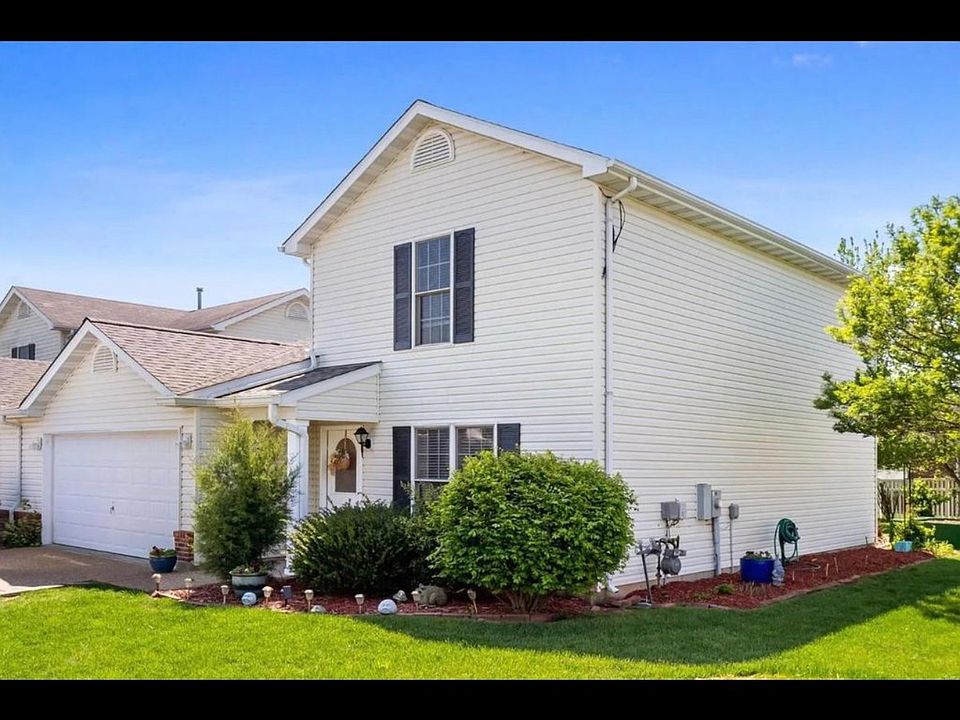 1st image of 11 Deer Grove Dr