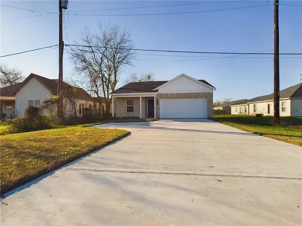 1804 Groesbeck St, Bryan, TX 77807