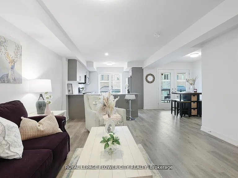 205 W Oak Trl #16 — Photo 13