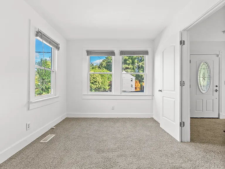 1006 Carlton Ave — Photo 18