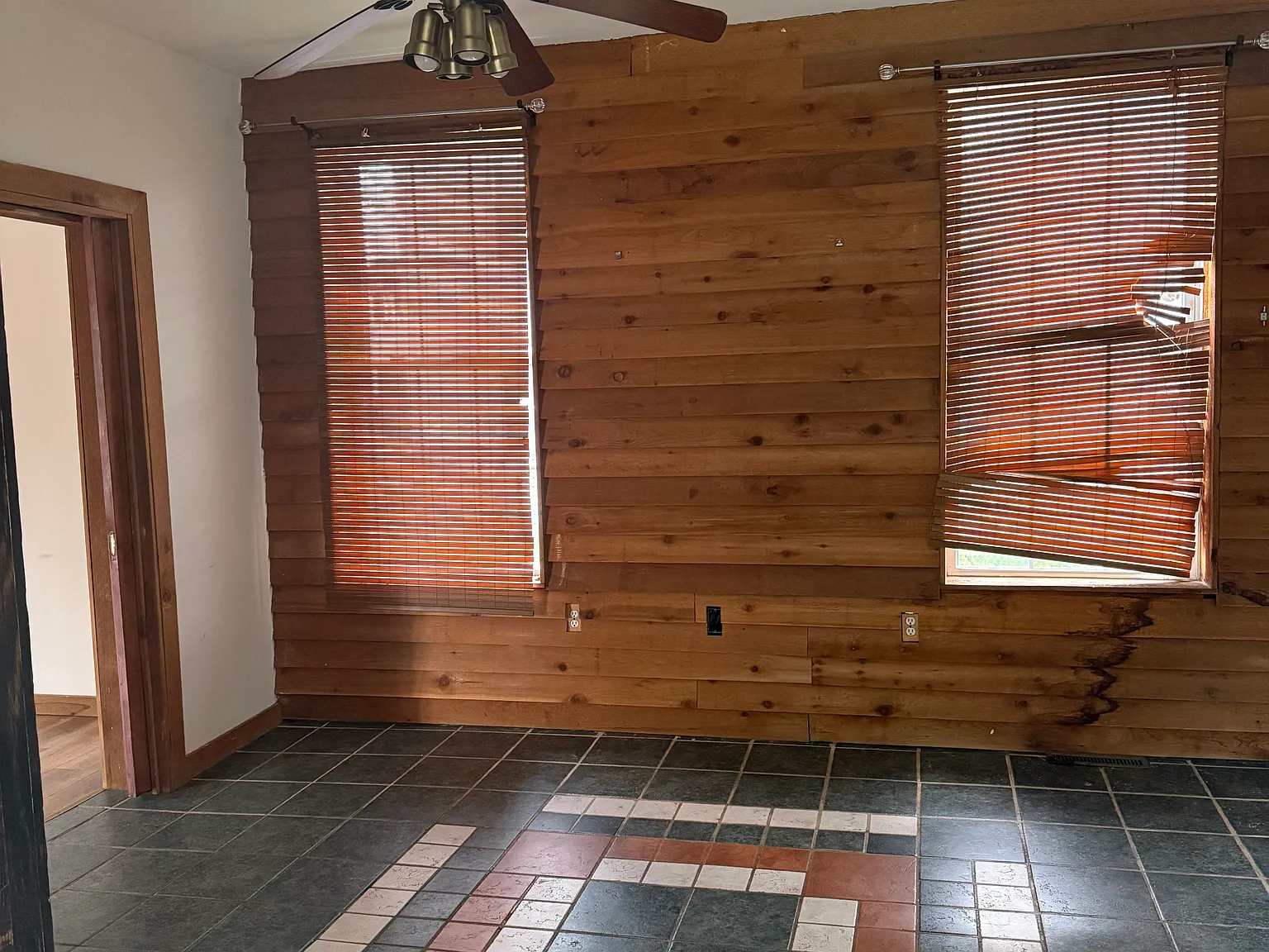 3 bed, 1200 sqft, $1,900 — Photo 3