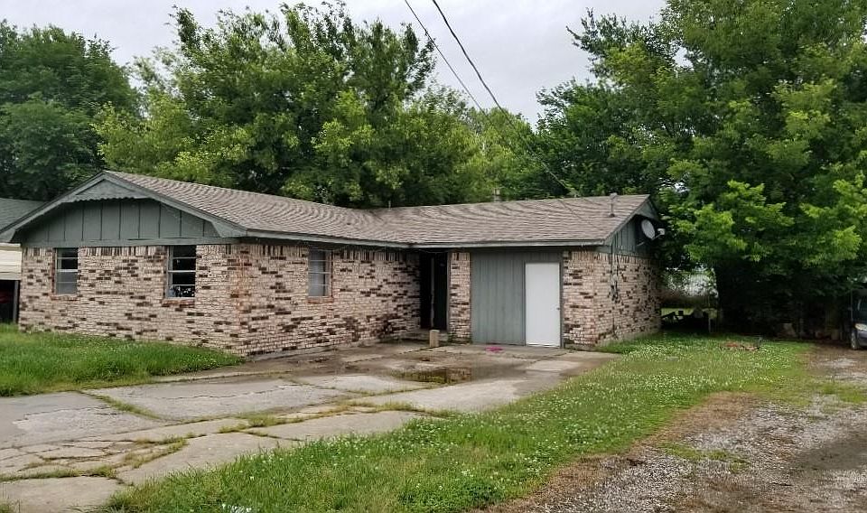 2nd image of 1606 N Ideal St