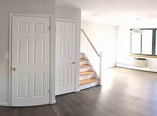 26 Clinton St, New York, NY 10002