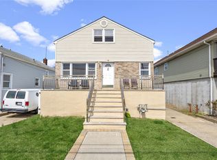 46 Warwick Rd, Island Park, NY 11558