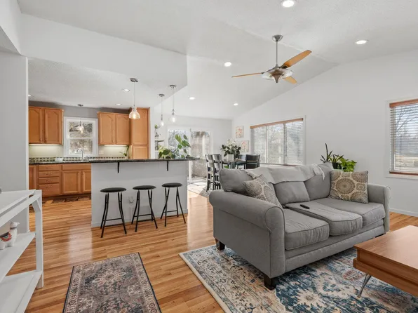 13409 Arden Cir, Burnsville, MN 55337