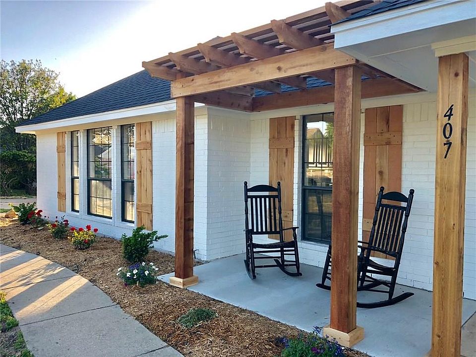 1st image of 407 Augusta Cir