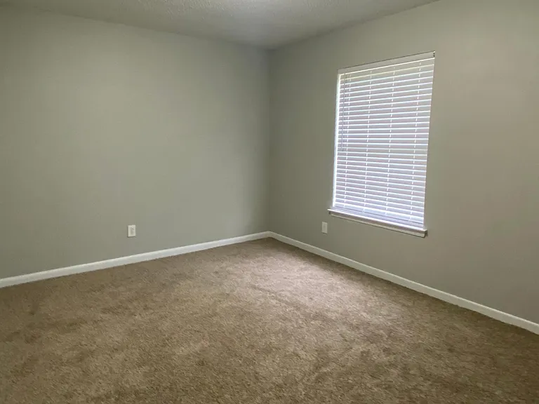 6661 Apache Run — Photo 8