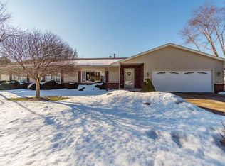 5041 Shorecrest Dr, Middleton, WI 53562