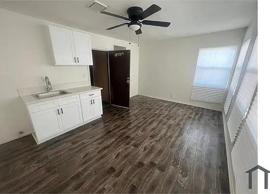 Studio, $2,041 — Photo 3