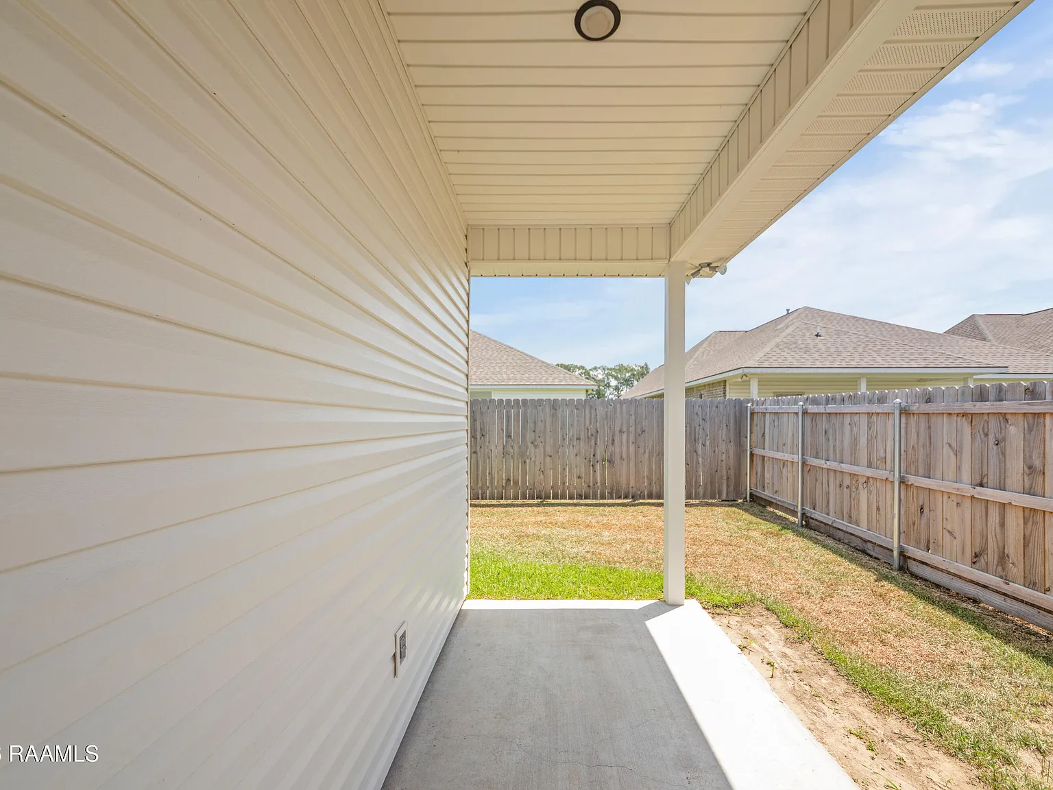 4 bed, 2.5 bath, 1738 sqft, $1,950 — Photo 3