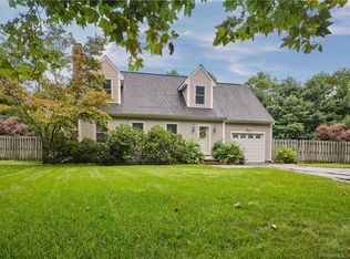 8 Strawberry Ln, Old Lyme, CT 06371