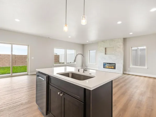 7454 Grapevine Ct, West Richland, WA 99353