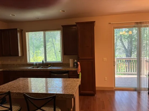 2091 NE 49th Way, Hillsboro, OR 97124