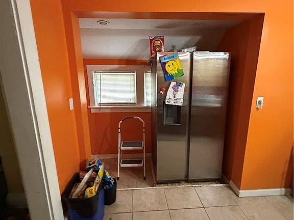 4th image of 14609 Alder Ave