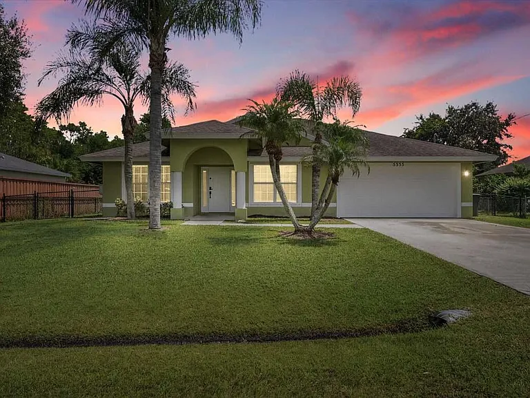 5335 NW Conley Dr — Photo 3