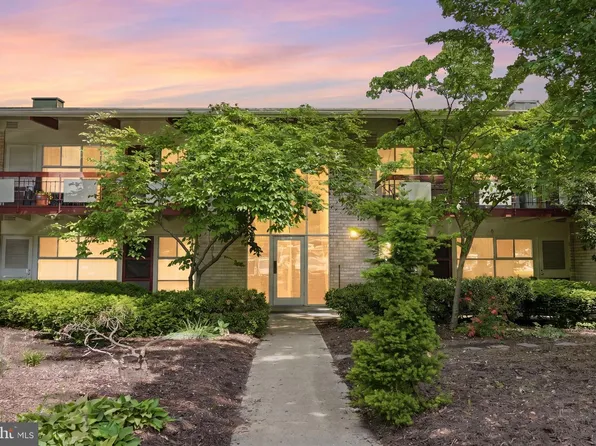 4335 Americana Dr APT 203, Annandale, VA 22003