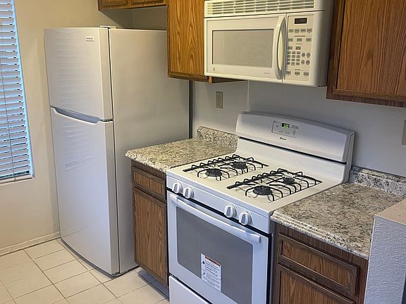 2nd image of 8367 Capricorn Way APT 5