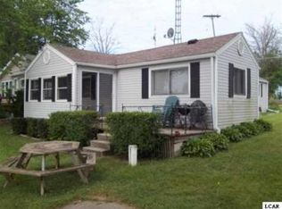 207 Lake View Dr, Hudson, MI 49247