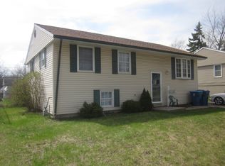 1864 Reichert Ave, Sauk Village, IL 60411