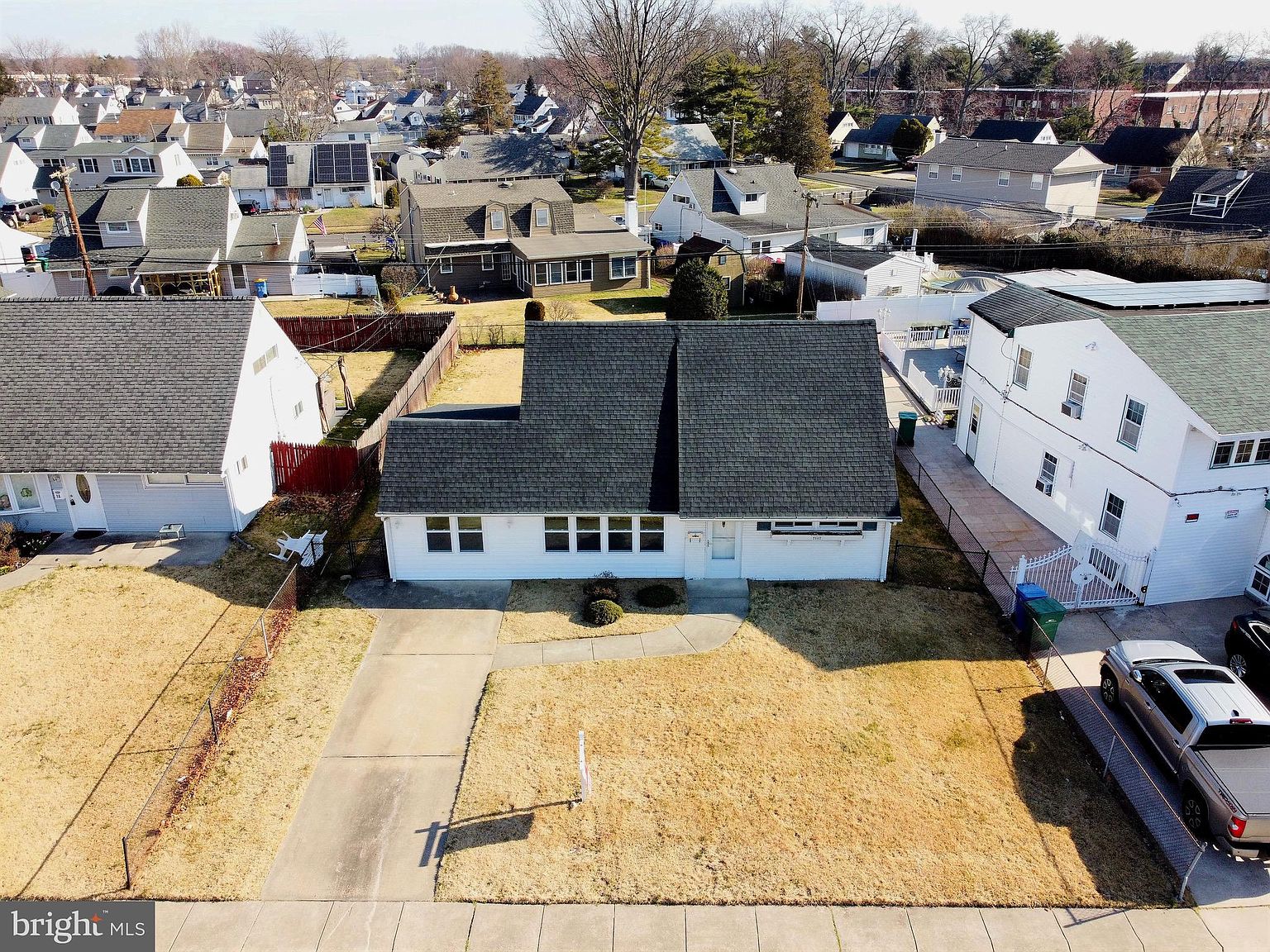 16 Middle Rd, Levittown, PA 19056 Zillow