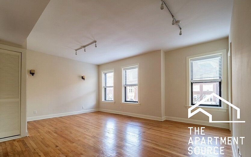 1st image of 4038.5 N Ashland Ave #E1