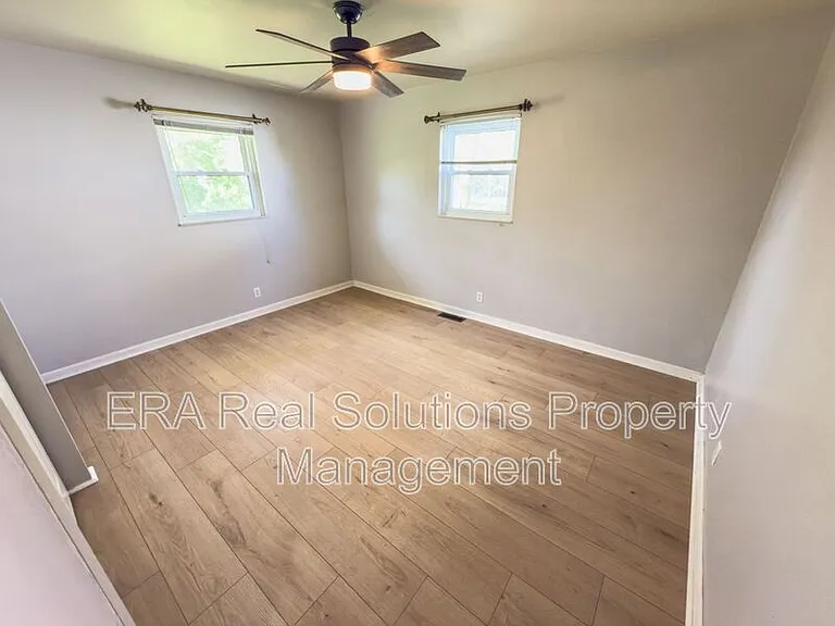 715 McCormick Ln — Photo 11