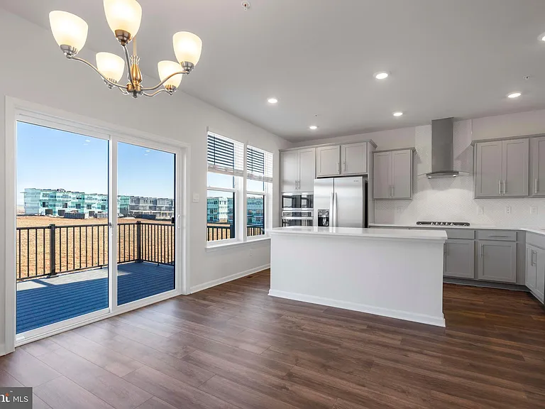 462 Tiller St — Photo 14
