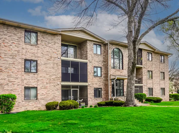 4926 134th St APT 210, Crestwood, IL 60418