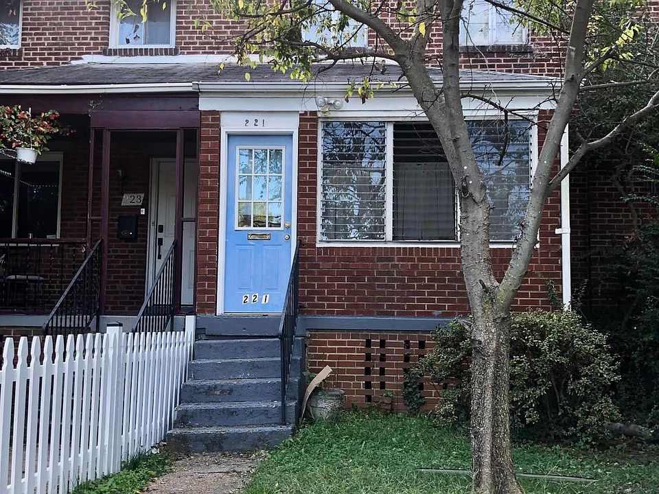 1st image of 221 Evans Ln