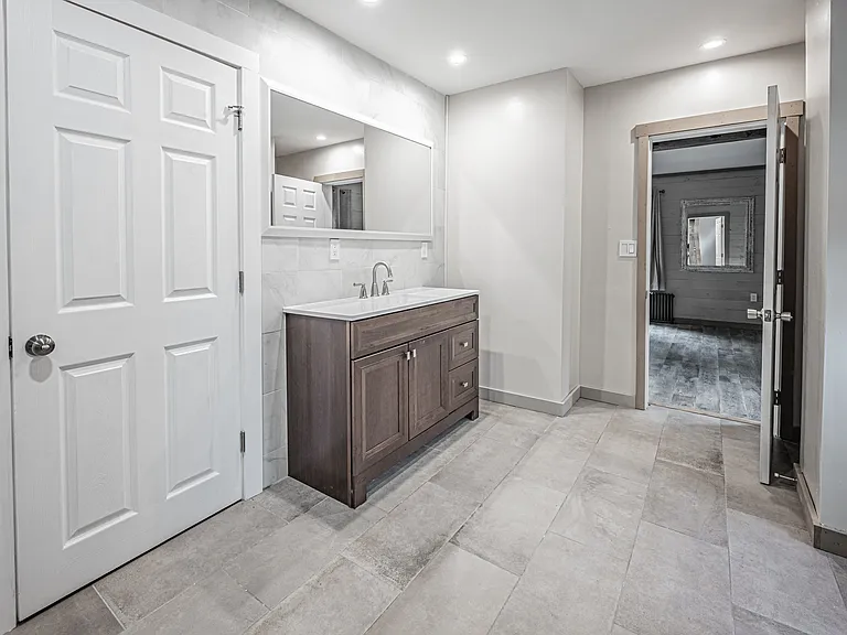 4252 Hartland Rd — Photo 27