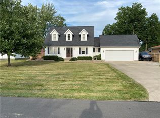 1484 Den Jean Dr NE, Warren, OH