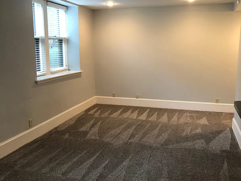 803 E 6th St #103 — Photo 5
