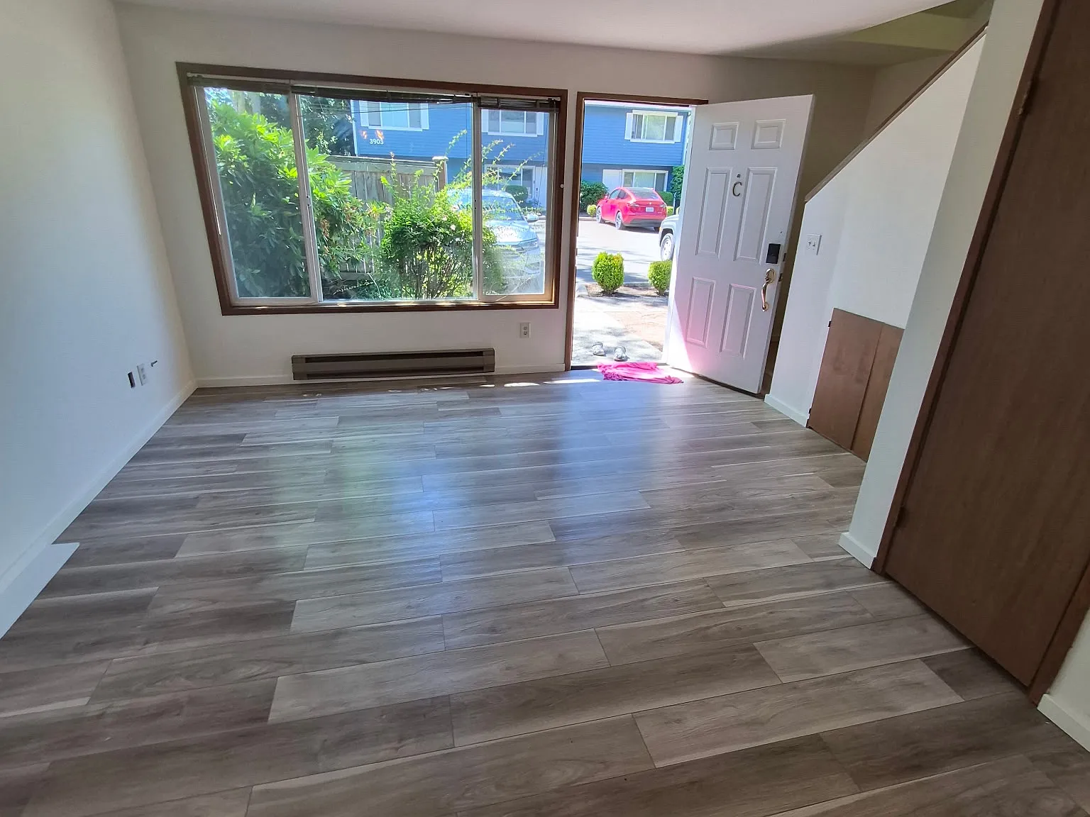 2 bed, 1.5 bath, 890 sqft, $2,550 — Photo 3