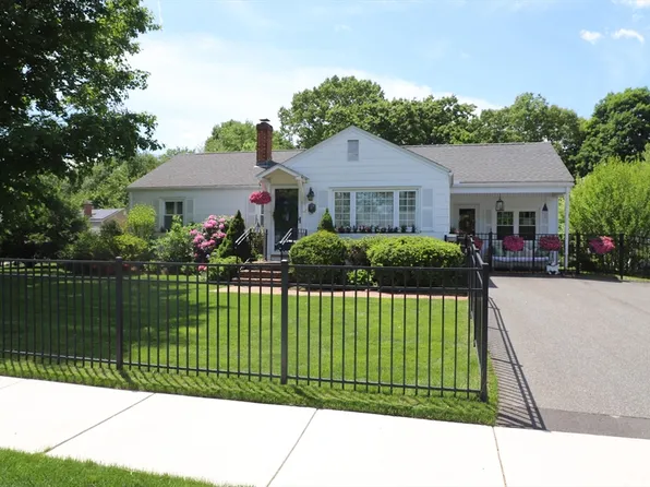 24 Circle Dr, West Springfield, MA 01089
