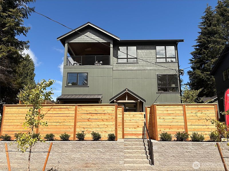 2nd image of 3020 NE 95th Street