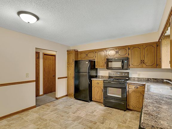 3rd image of 1022 10th Ave S