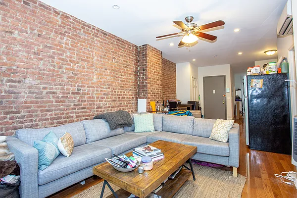 Rented by EXR | media 6