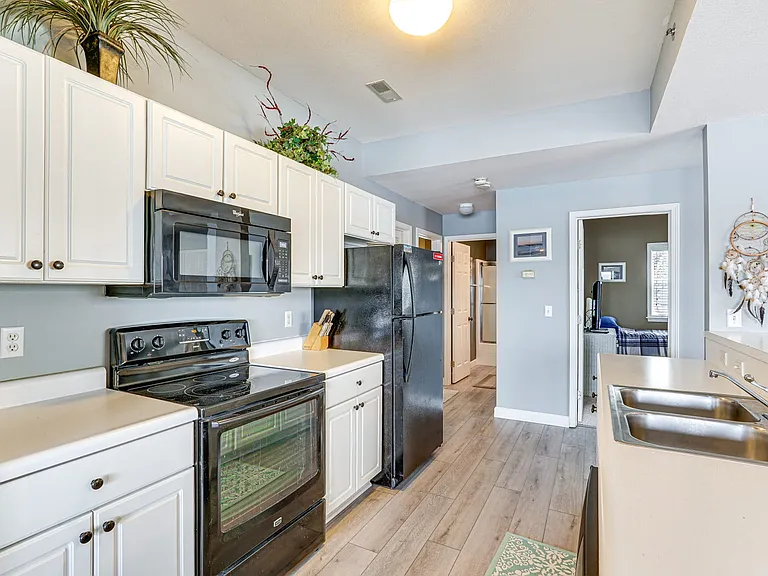 200 E Harbour Towne Dr #E203 — Photo 8